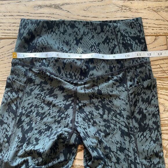 Athleta Salutation Stash Pocket II Printed 7/8 Tight Leggings in Petro XS TP - Picture 7 of 9